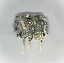 Load image into Gallery viewer, Brooch 5 - Grey
