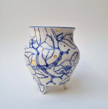 Load image into Gallery viewer, Camellia Tripod Temple Jar