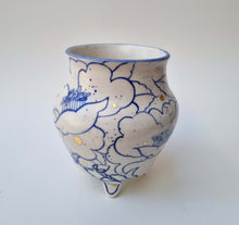 Load image into Gallery viewer, Camellia Tripod Temple Jar