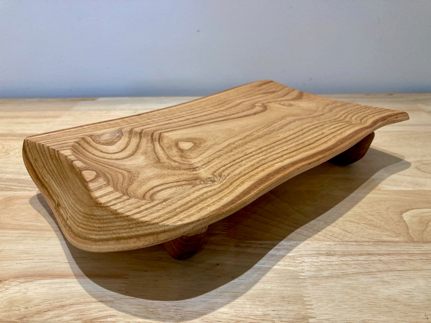 Platters with legs