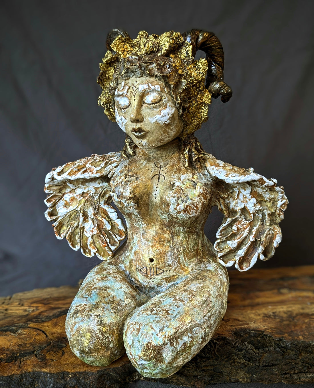 Kneeling Goddess 'Afri' by Ceramic artist Veronique Sellies at Gallery NWC