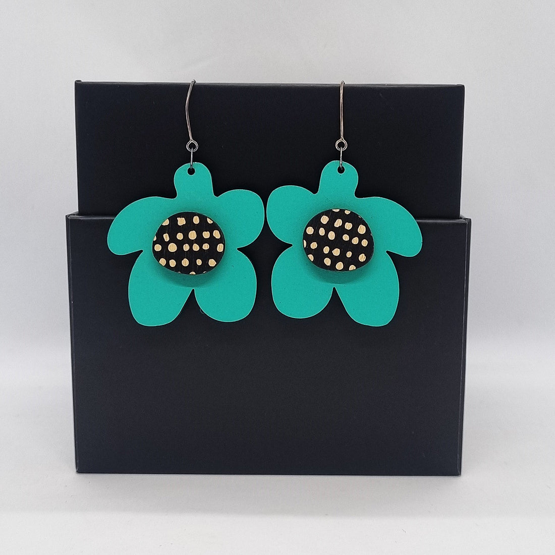 SCOOPS JEWELLERY AT GALLERY NWC