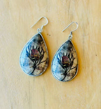 Load image into Gallery viewer, Handmade Metal Earrings - Banksia
