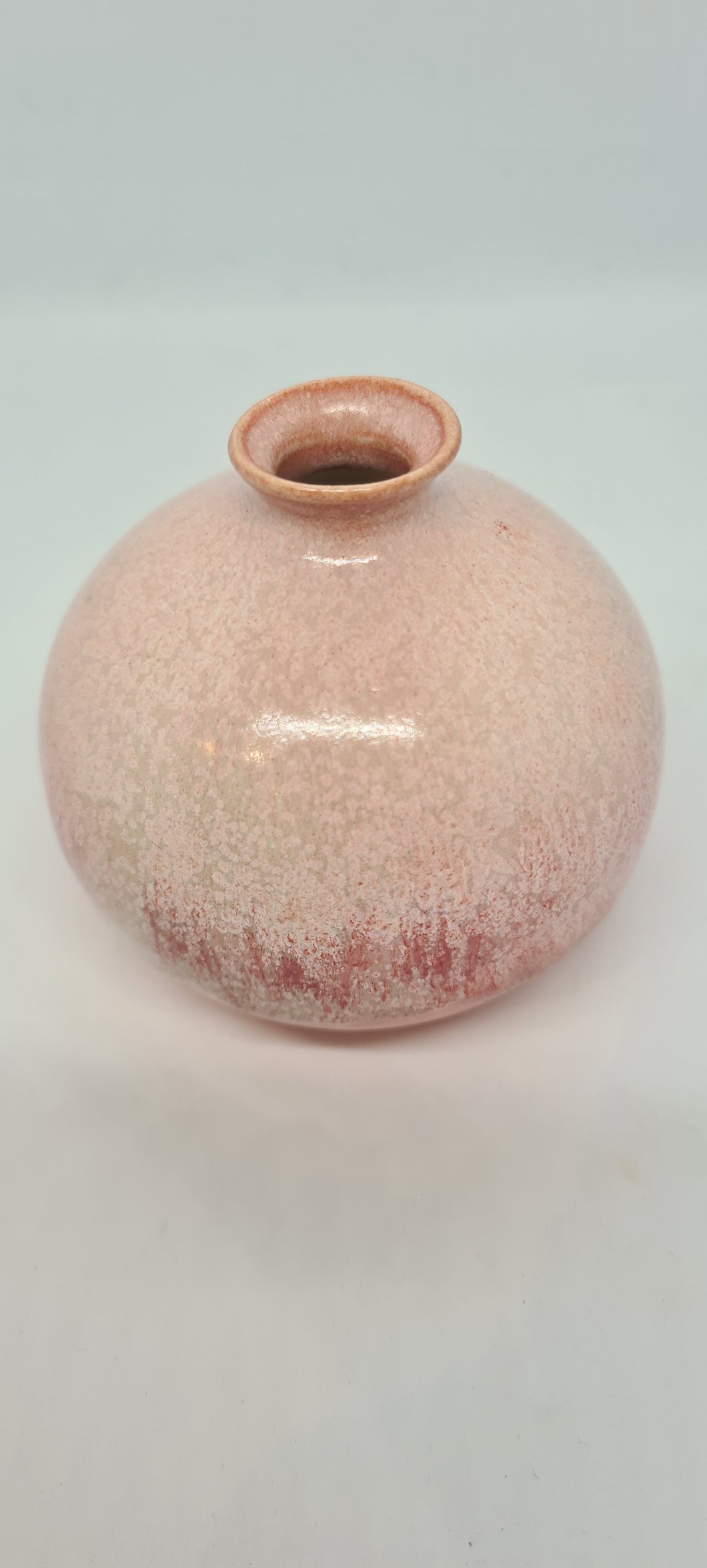 Small pink smooth glazed vase