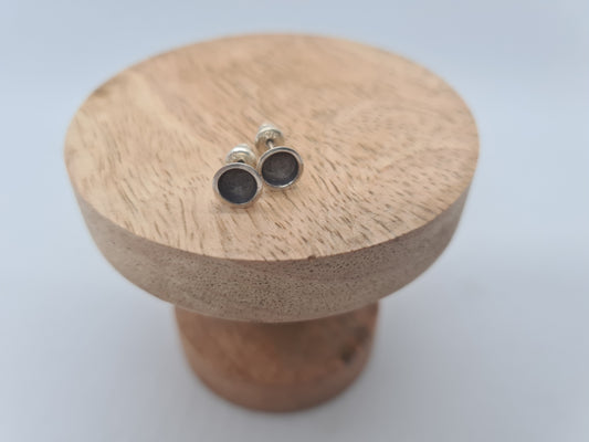 Black Hole Studs