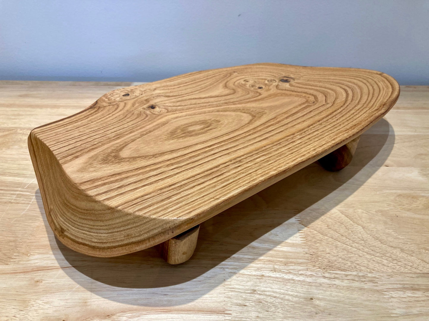 Platters with legs