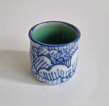 Load image into Gallery viewer, Peony Sake Cup

